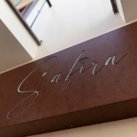 Apartamento Safira 301 *